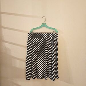 NWT Lane Bryant Simply Chic Collection Lined Flowy Skirt Sz 18-20